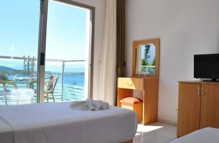 Gun Ay 3* גומבט